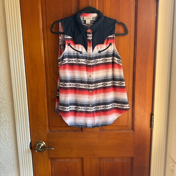 Ariat Women's Sleeveless Button Down Shirt - Red, Black, White Stripes - Picture 2 of 8